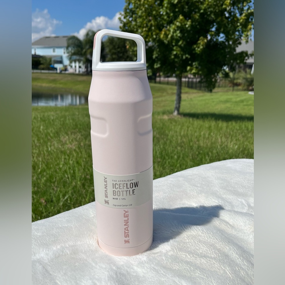 NWT Stanley Ice Flow Bottle with Cap and Carry Rose Quartz Glimmer 36 oz